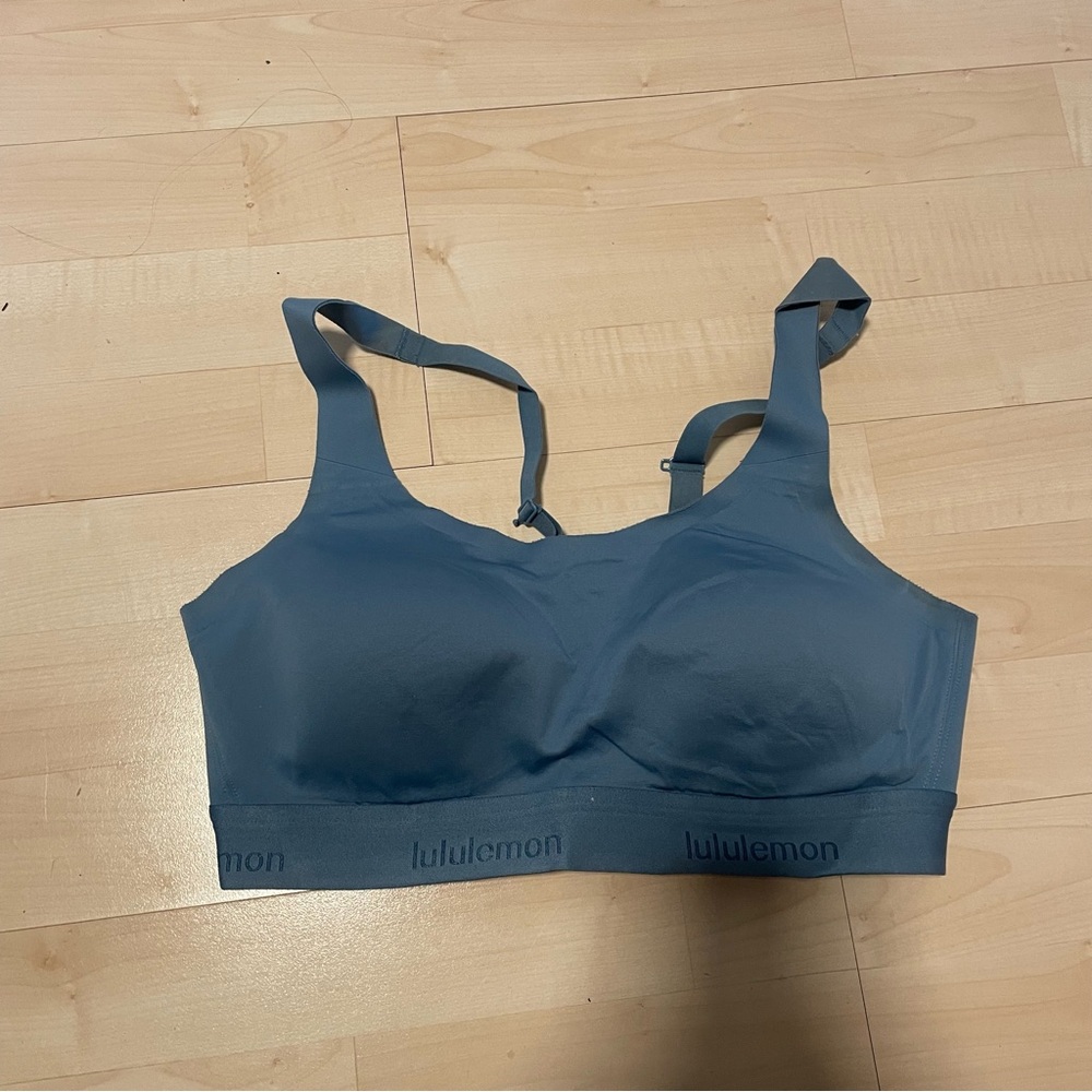 Blue lululemon bra size C34
